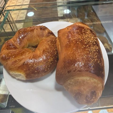 Tabakta susamlı açma ve çörek